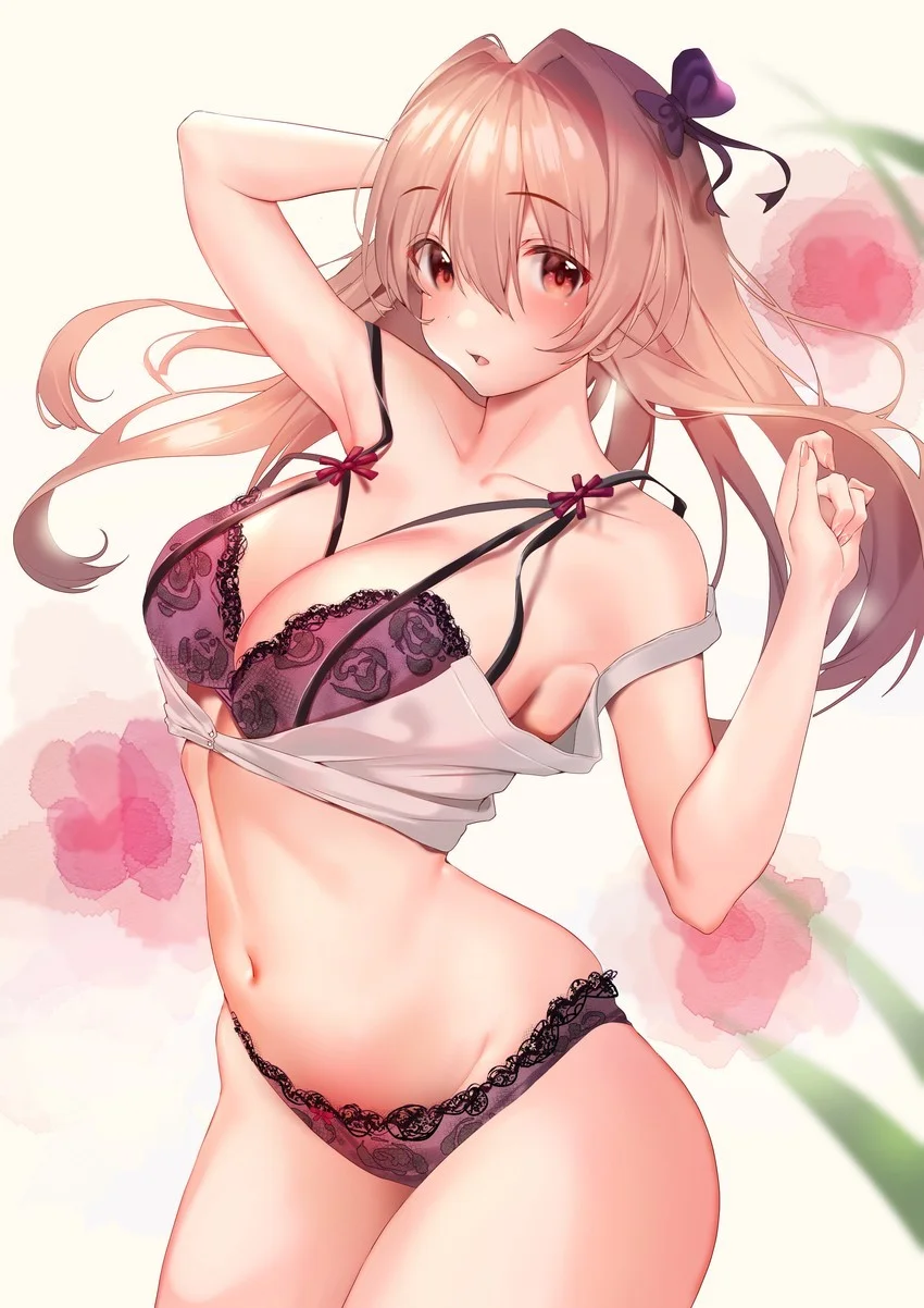 Gostosa De Lingerie Roxa
