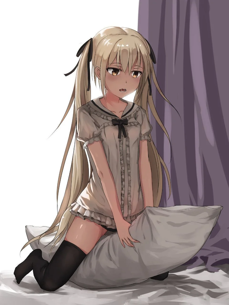 Loli Se Masturbando Com Travesseiro