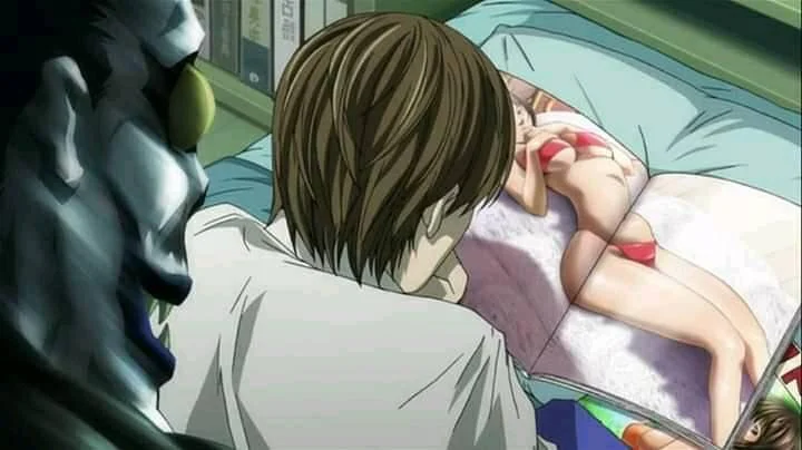 Ryuk Flagrando O Kira Batendo Uma Gloriosa Vendo Revista De Mulher Sexy