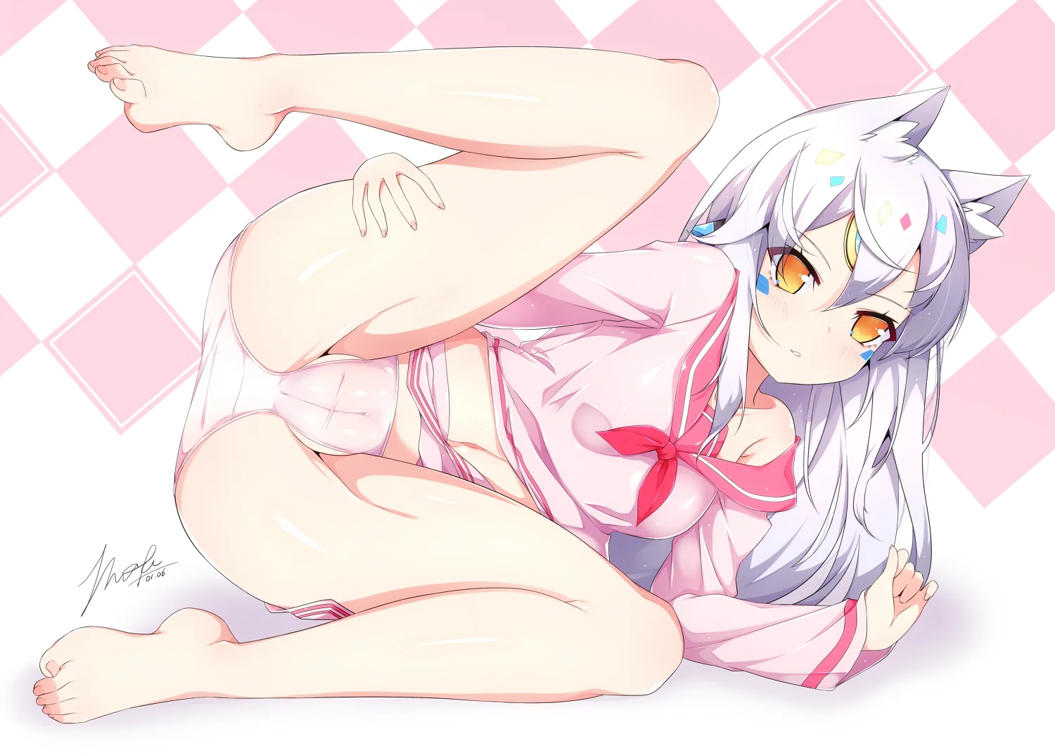 Neko Deitada De Lado