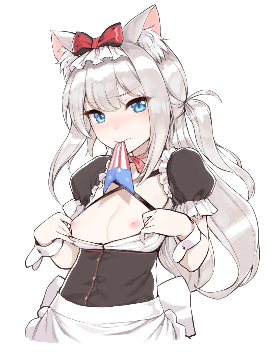 Hammann Puxando A Roupa E Mostrando Os Peitos