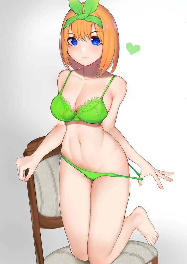 Yotsuba Só De Sutiã E Calcinha
