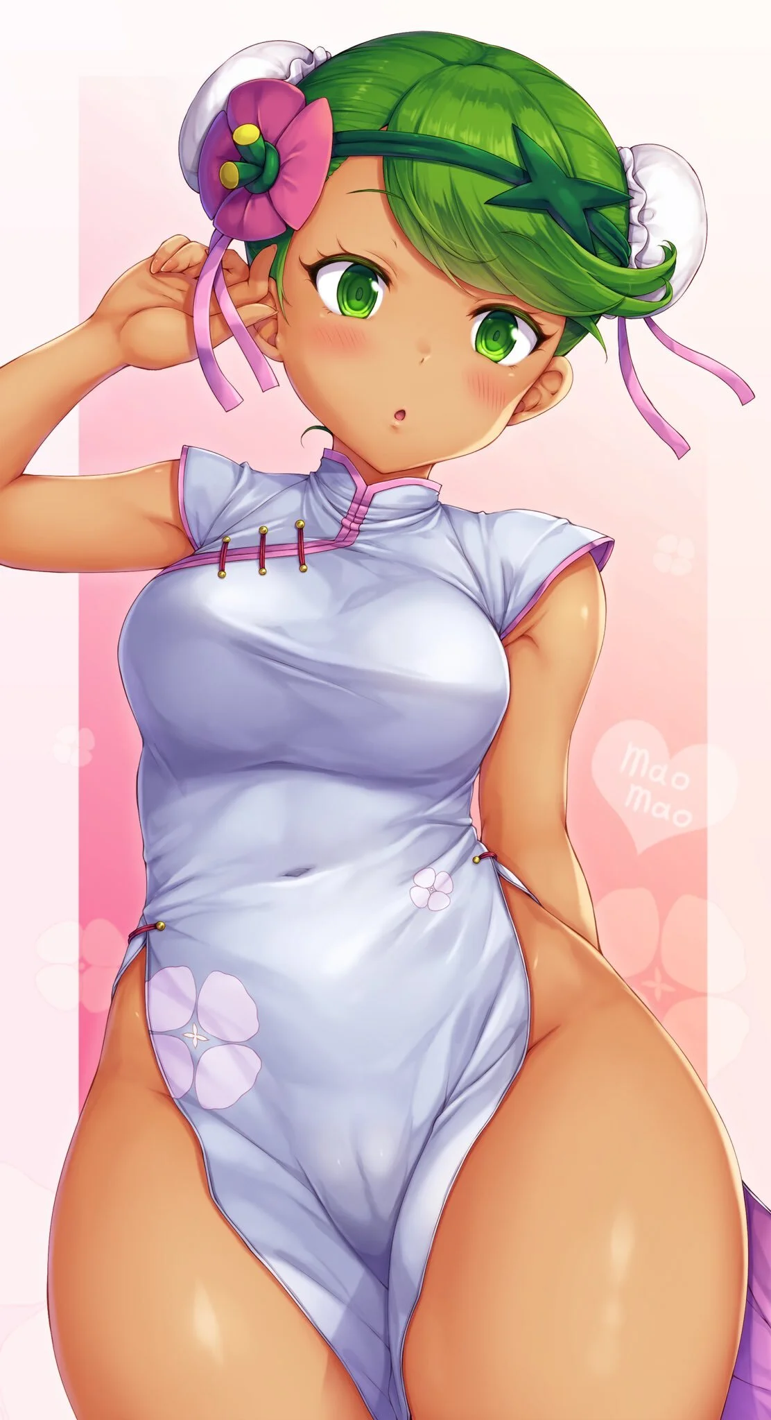 Mallow Usando Um Vestido Chinês